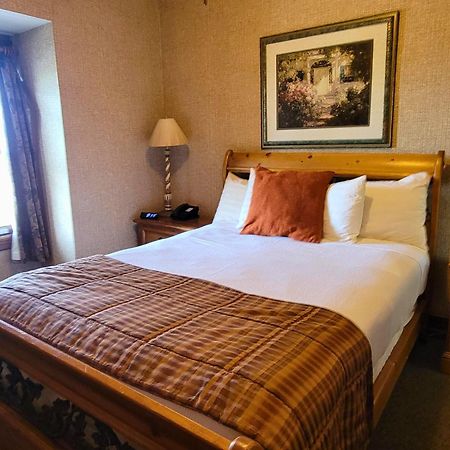 Altland House Inn & Suites Abbottstown Exteriör bild