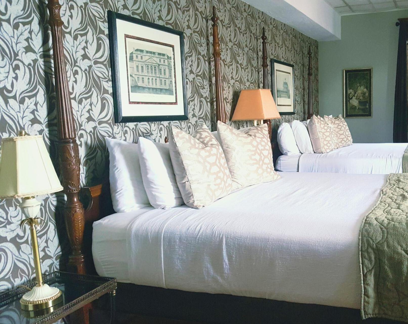 Altland House Inn & Suites Abbottstown Exteriör bild