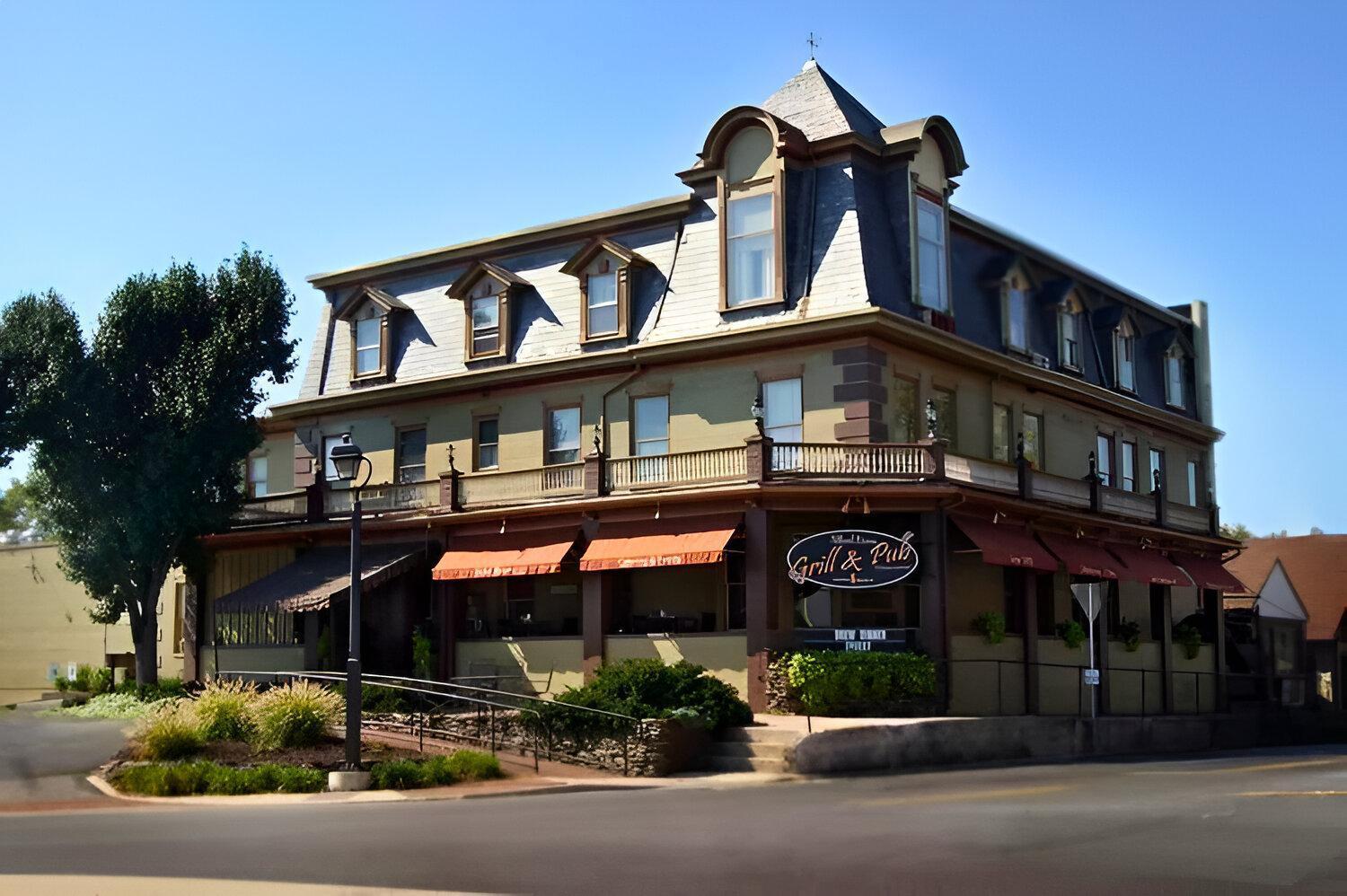 Altland House Inn & Suites Abbottstown Exteriör bild