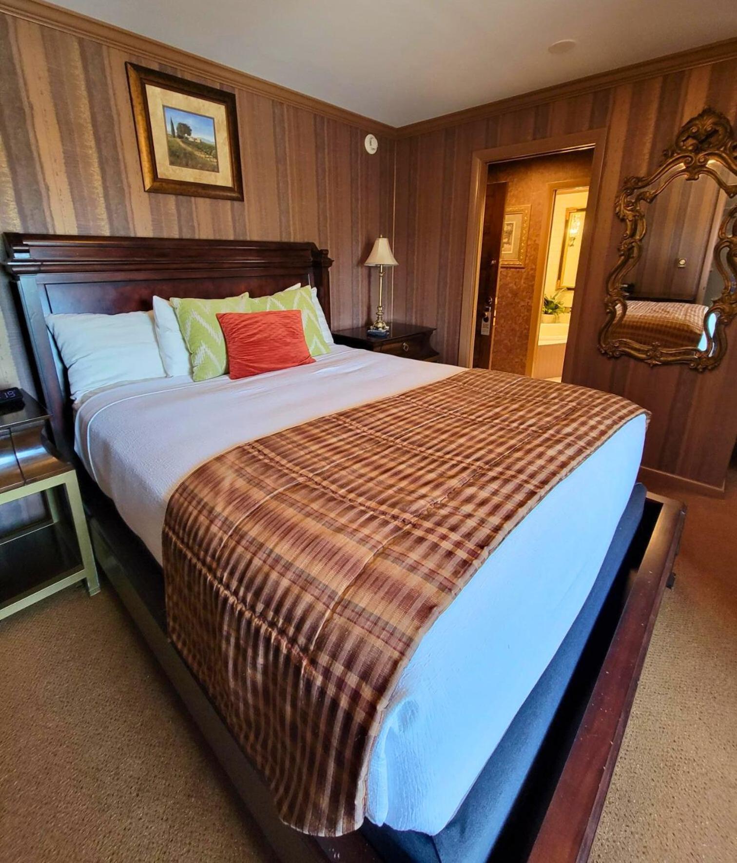 Altland House Inn & Suites Abbottstown Exteriör bild